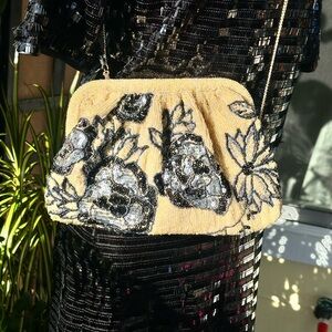 NWT House of Harlow 1960 Yellow and Black Floral Clutch